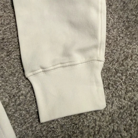 Polo by Ralph Lauren White Hoodie with Fishing Bear Graphic - Picture 4 of 6